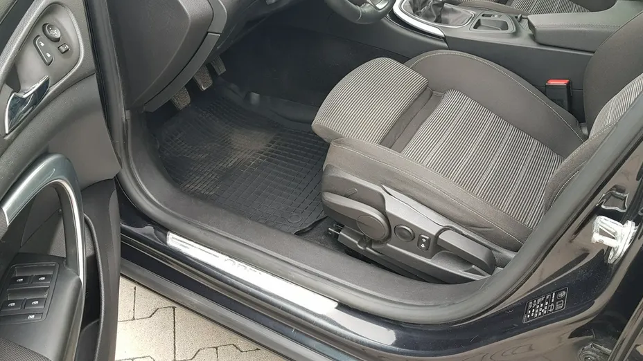 OPEL Insignia -