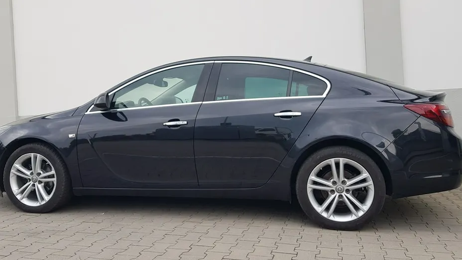 OPEL Insignia -