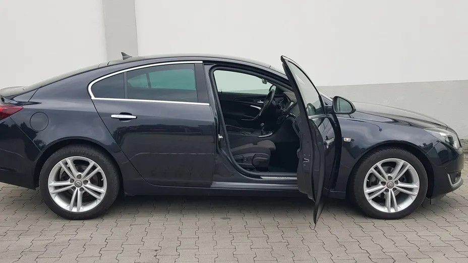 OPEL Insignia -