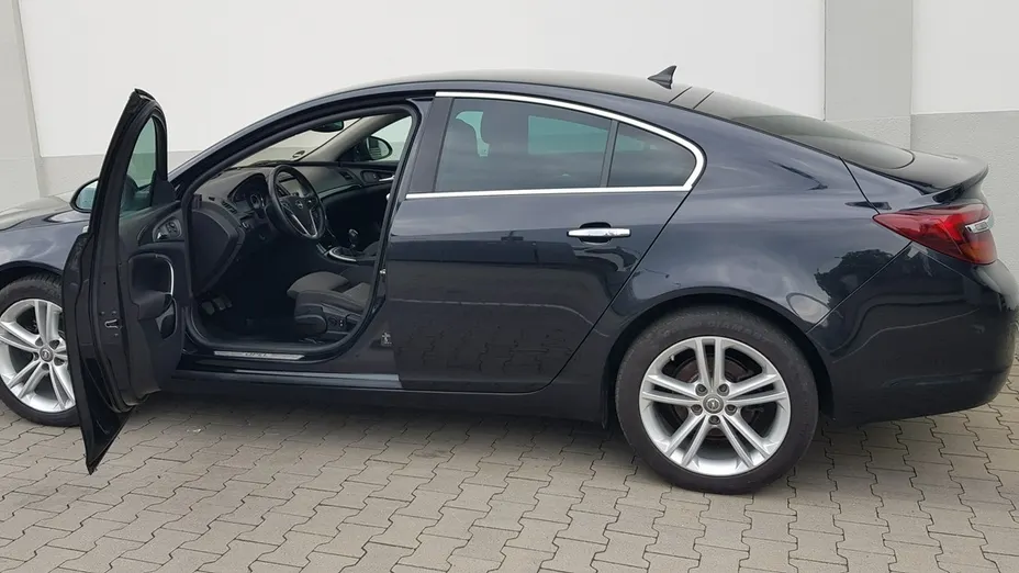 OPEL Insignia -