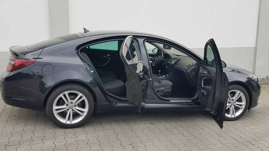OPEL Insignia -