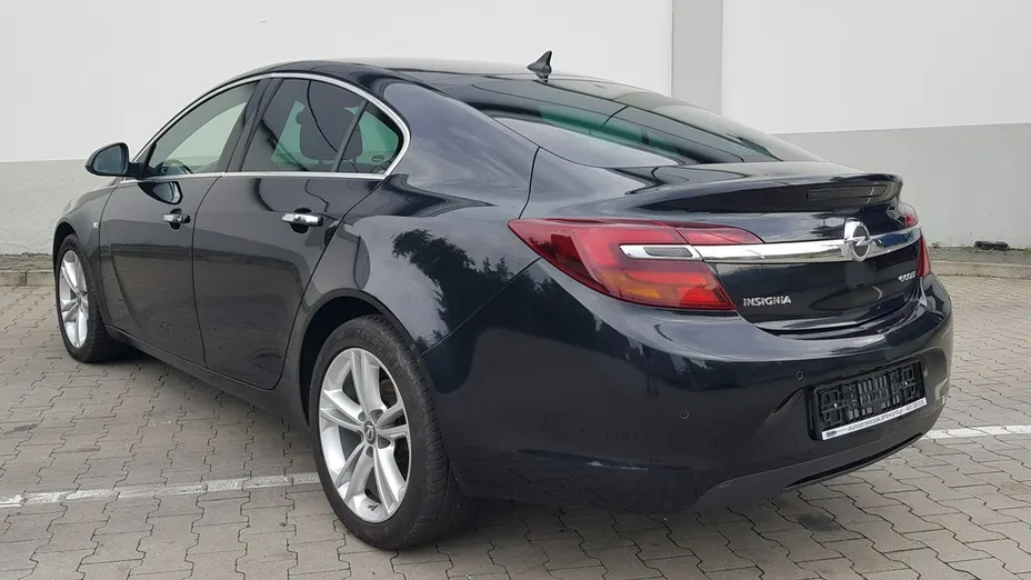 OPEL Insignia -