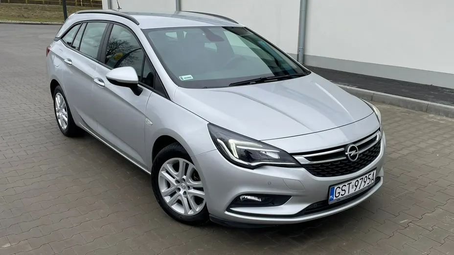 OPEL Astra -
