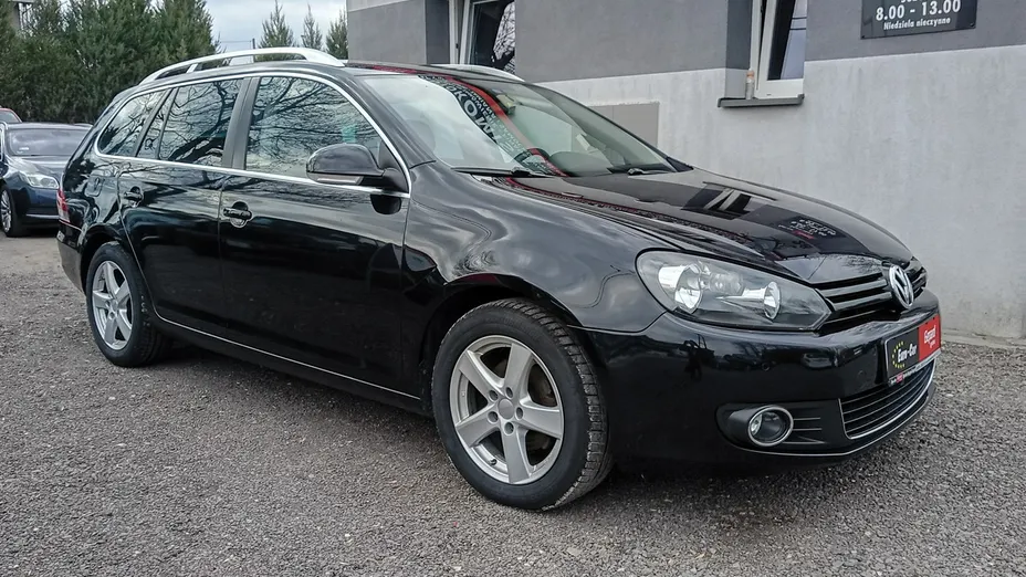 VOLKSWAGEN Golf -