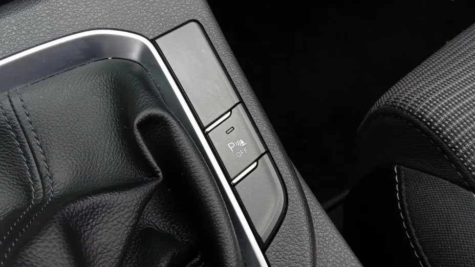 HYUNDAI i30 i30 1.0 T-GDI Modern