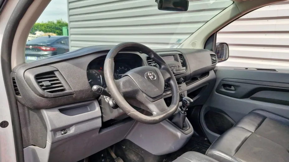 TOYOTA Proace -