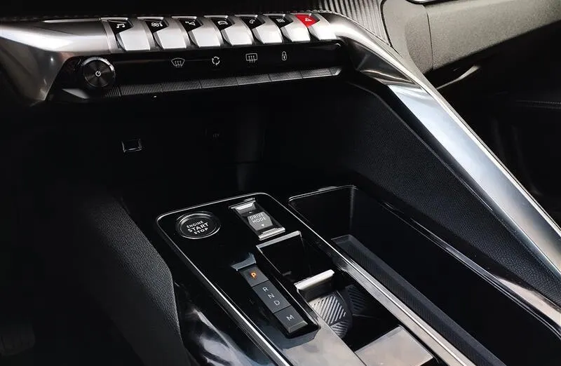 PEUGEOT 5008 5008 1.5 BlueHDi Allure S&S EAT8