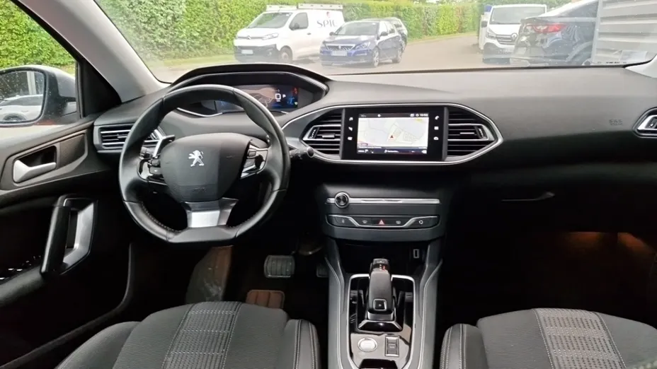 PEUGEOT 308 -