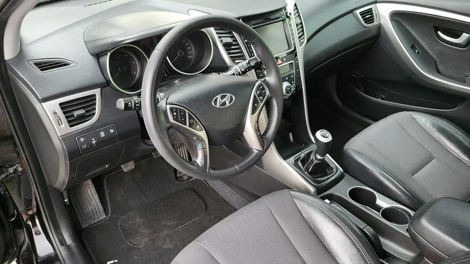 HYUNDAI i30 -