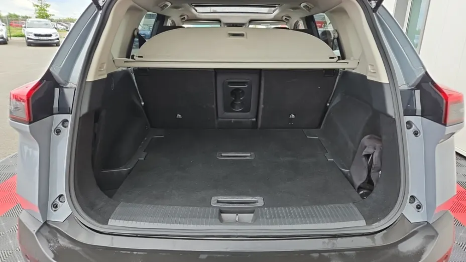 NISSAN X-Trail -