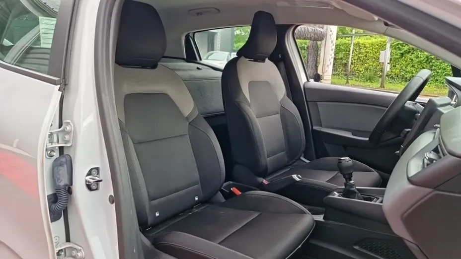 RENAULT Clio -
