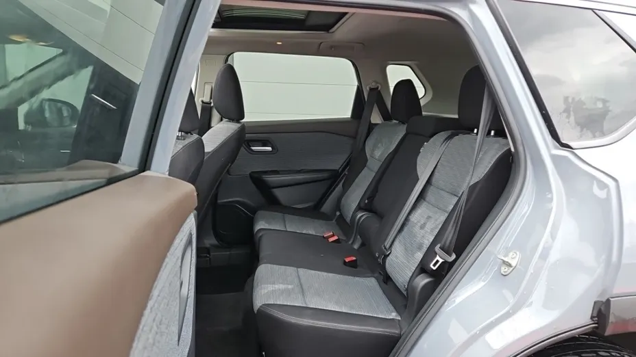 NISSAN X-Trail -