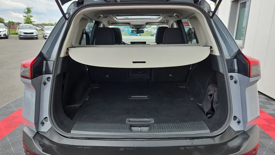 NISSAN X-Trail -