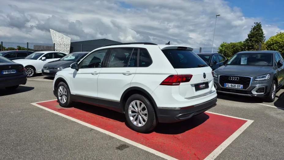 Volkswagen Tiguan -