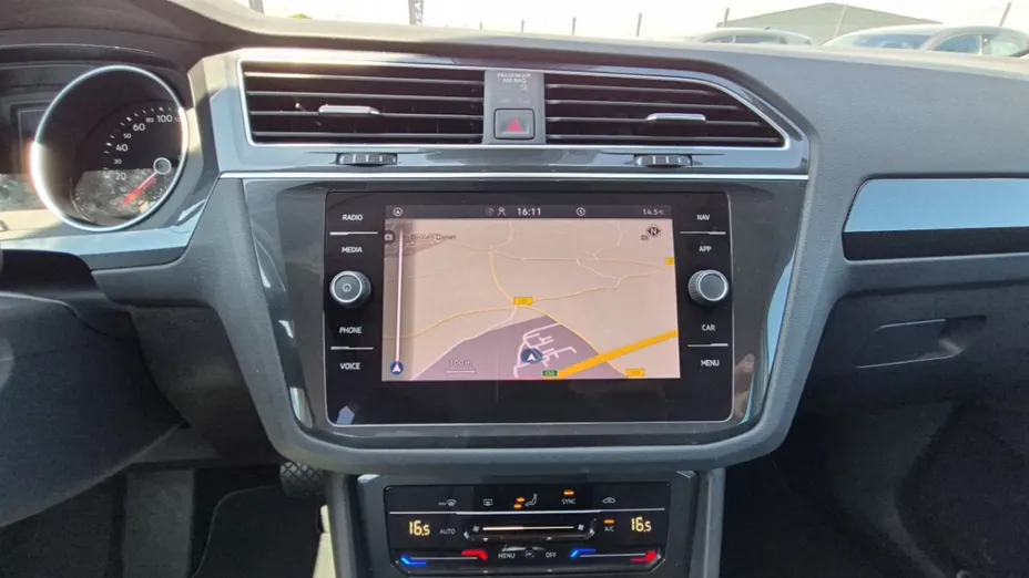 Volkswagen Tiguan -