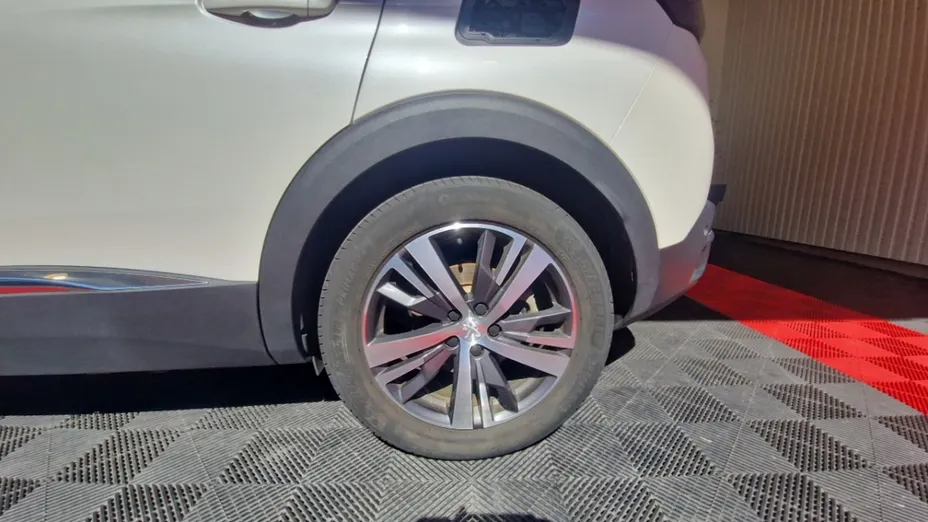 PEUGEOT 3008 -
