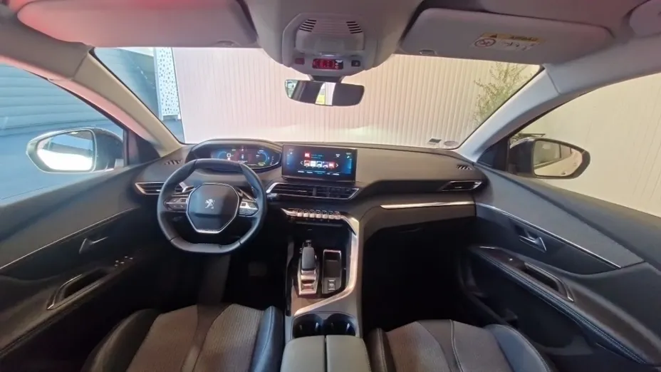 PEUGEOT 3008 -
