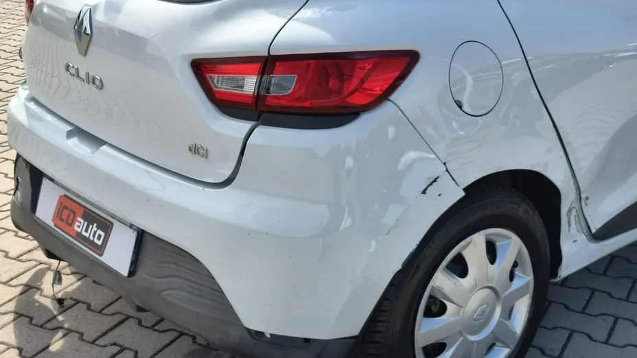 RENAULT Clio -