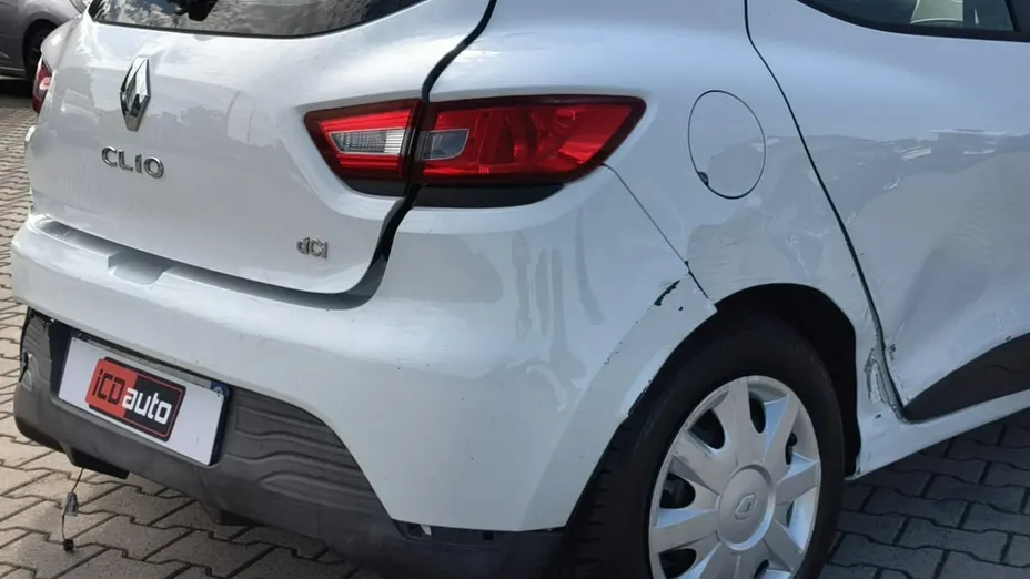 RENAULT Clio -