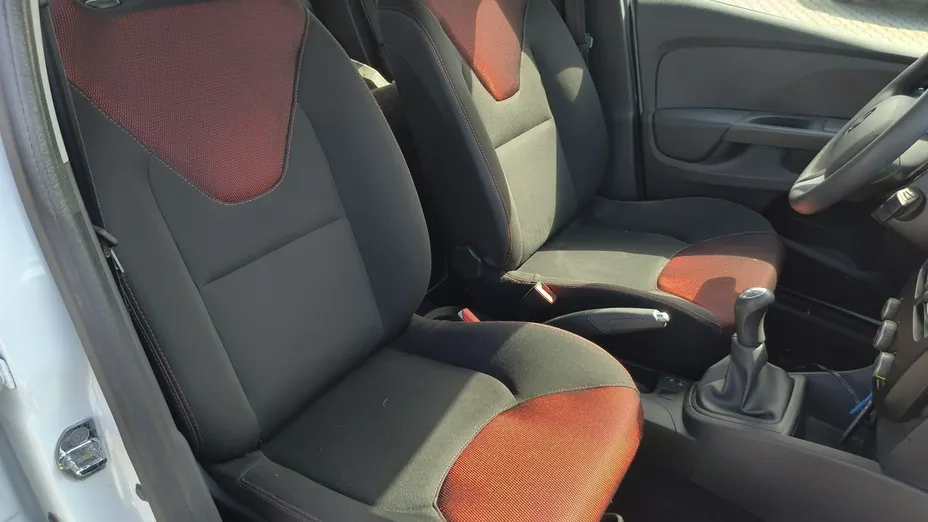 RENAULT Clio -