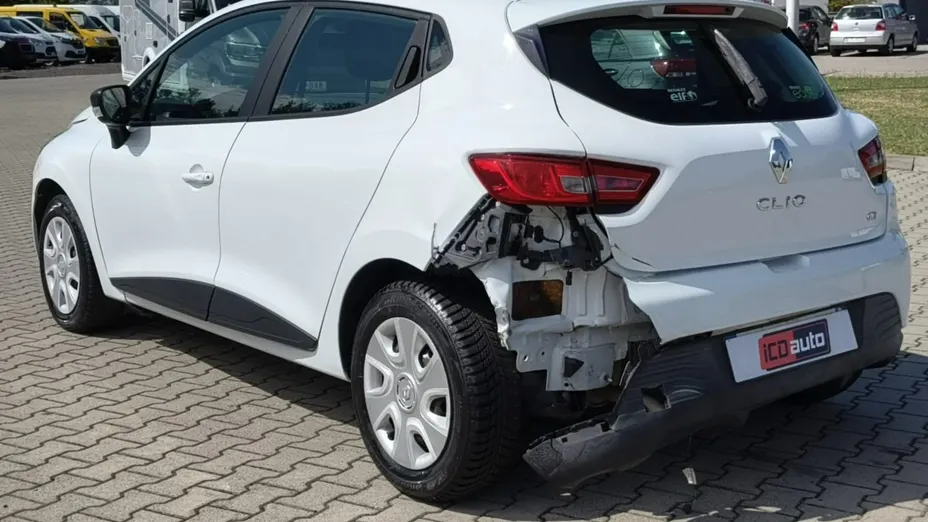 RENAULT Clio -