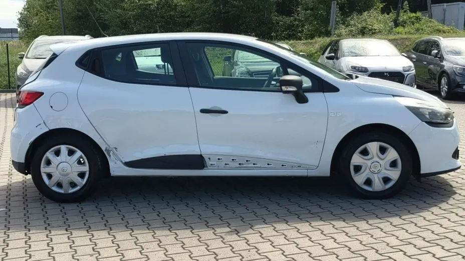 RENAULT Clio -