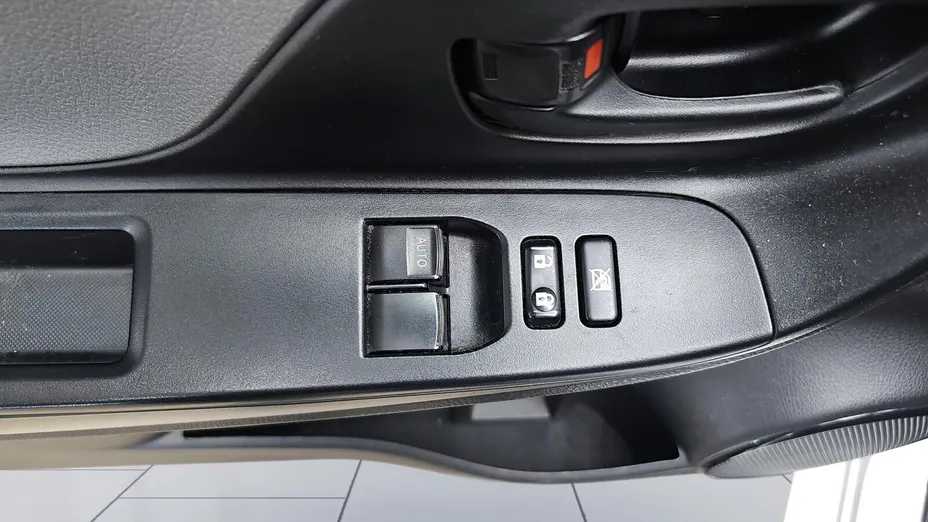 TOYOTA Yaris Yaris 1.5 Active