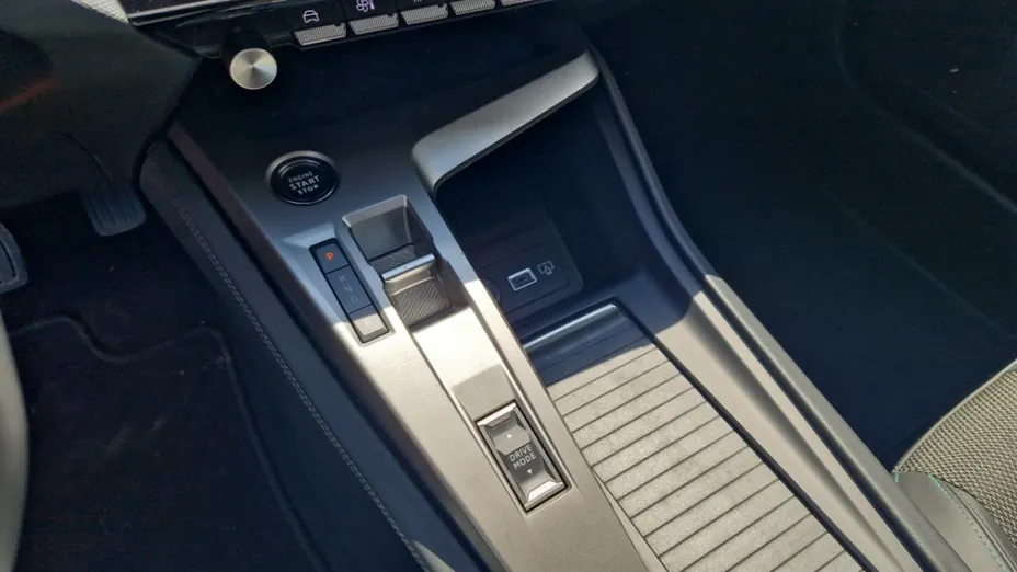 PEUGEOT 308 -