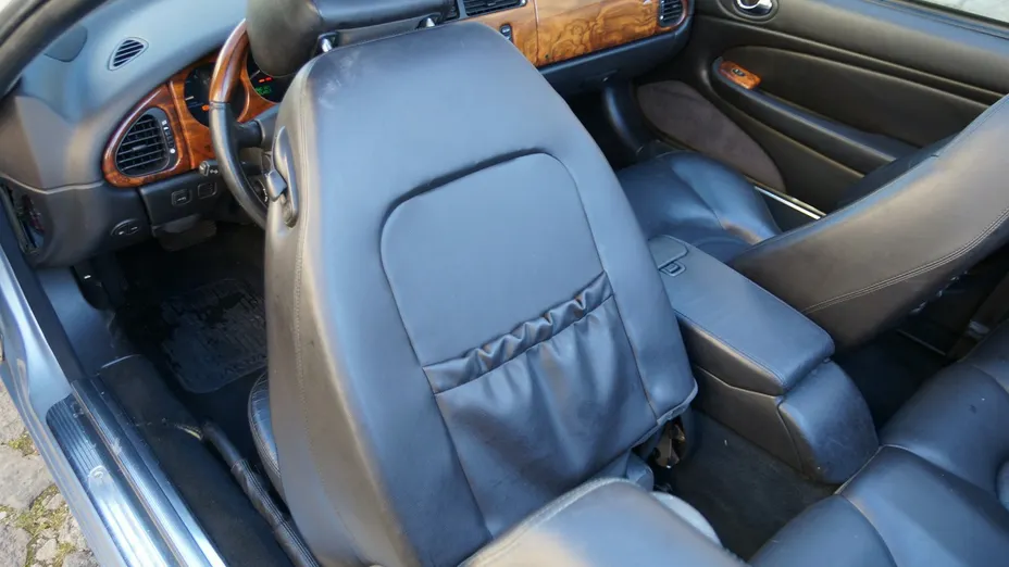 JAGUAR XK8 -