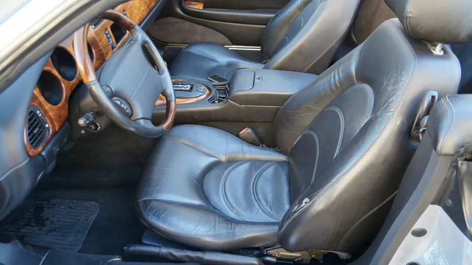 JAGUAR XK8 -