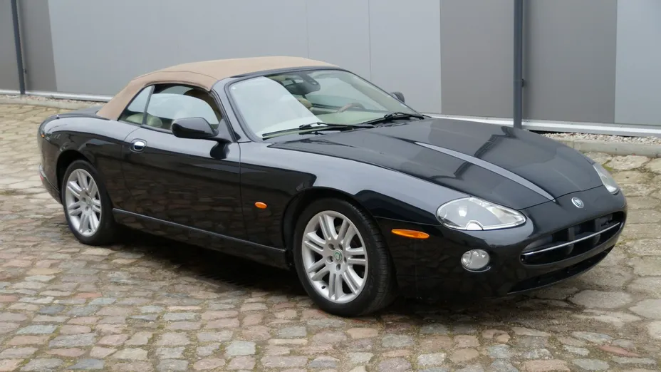 JAGUAR XK8 -