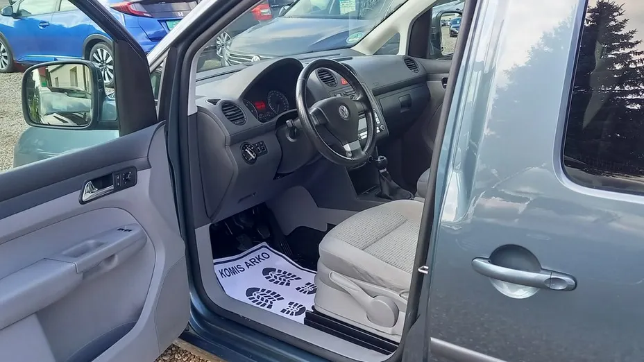 VOLKSWAGEN Caddy -