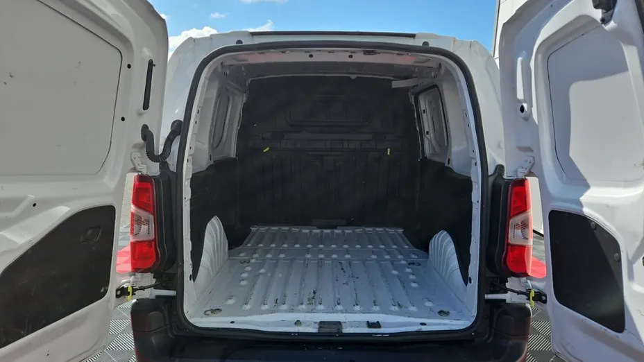 PEUGEOT Partner -