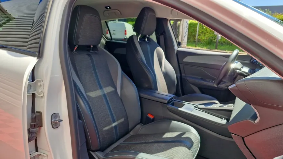 PEUGEOT 308 -