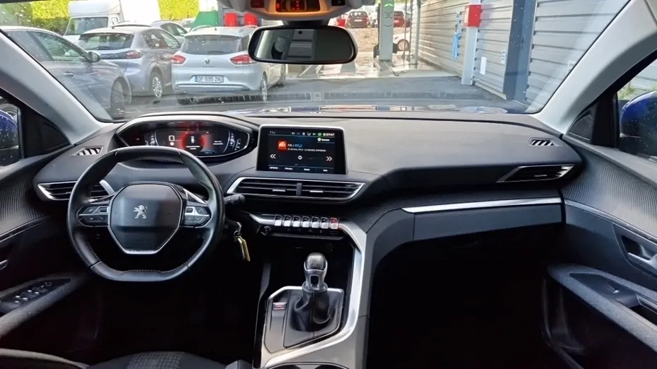PEUGEOT 3008 -