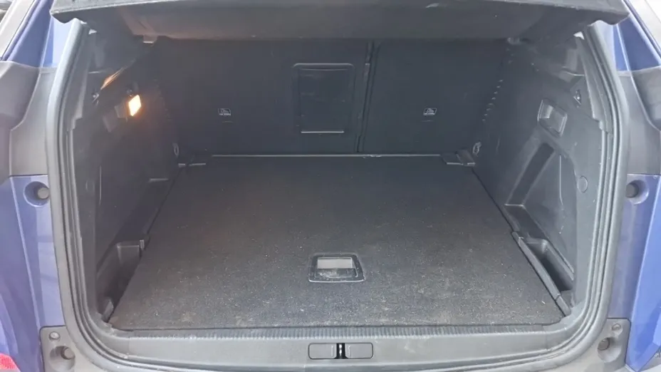 PEUGEOT 3008 -