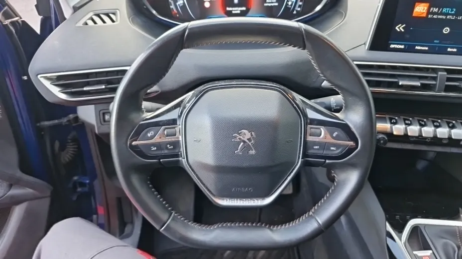 PEUGEOT 3008 -