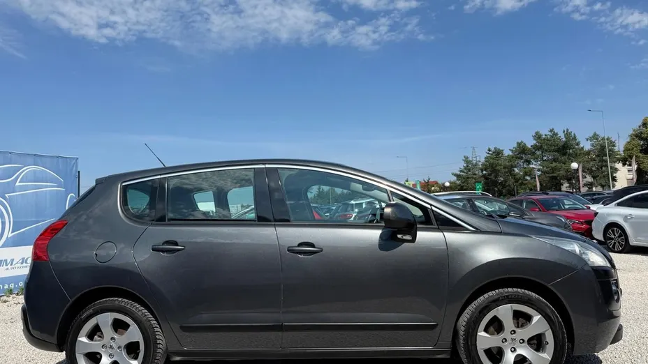 PEUGEOT 3008 -