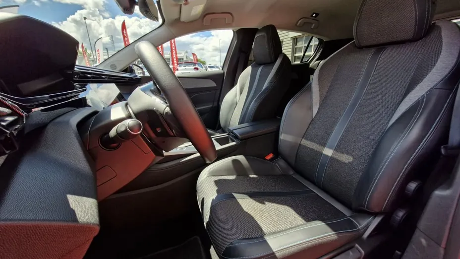 PEUGEOT 308 -