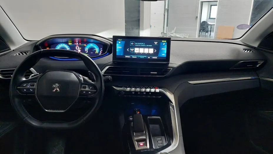 PEUGEOT 3008 -