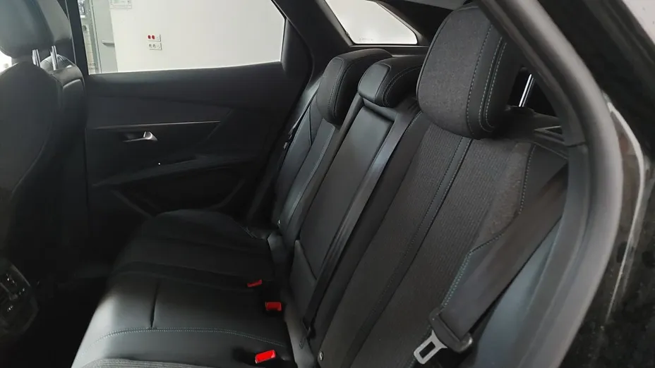 PEUGEOT 3008 -