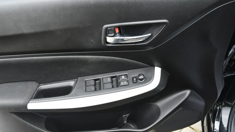 SUZUKI Swift -