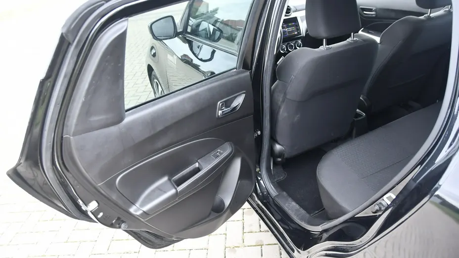 SUZUKI Swift -