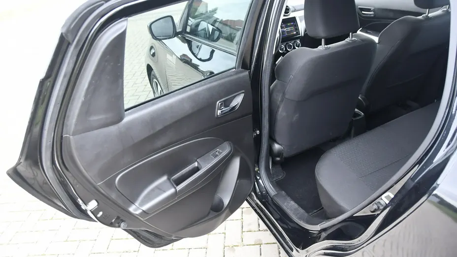 SUZUKI Swift -