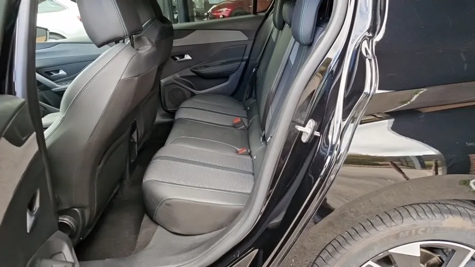 PEUGEOT 308 -