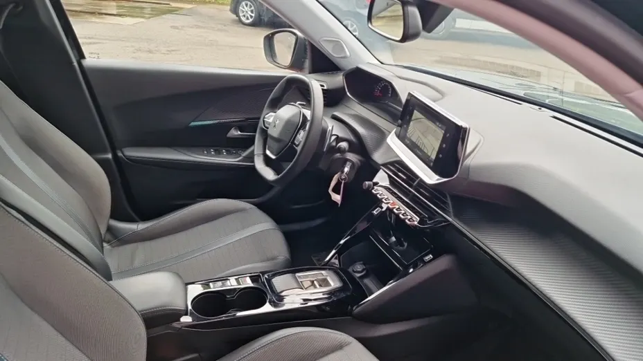 PEUGEOT 2008 -