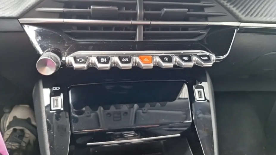 PEUGEOT 2008 -