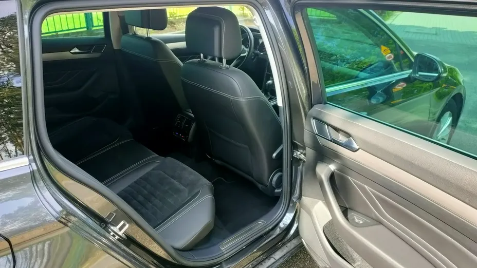 VOLKSWAGEN Passat -