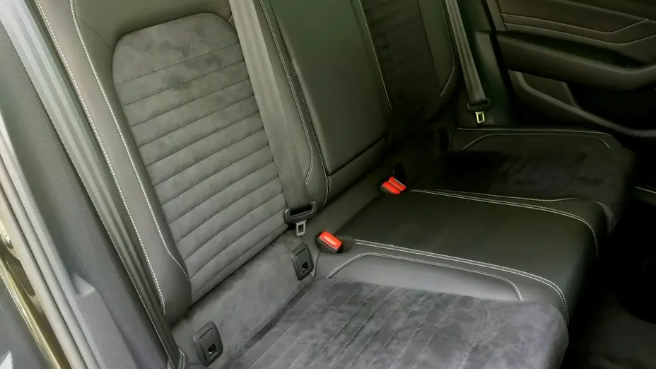 VOLKSWAGEN Passat -