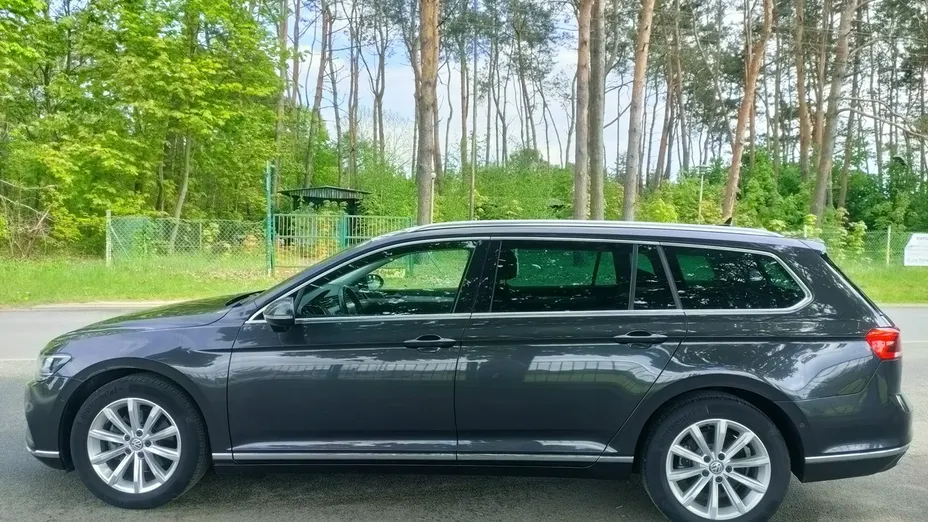 VOLKSWAGEN Passat -